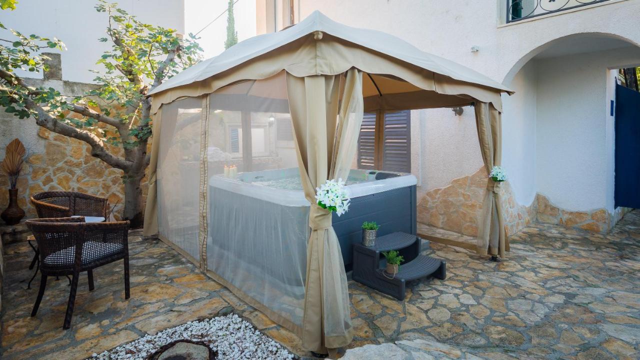 Villa Em Trogir Exterior photo